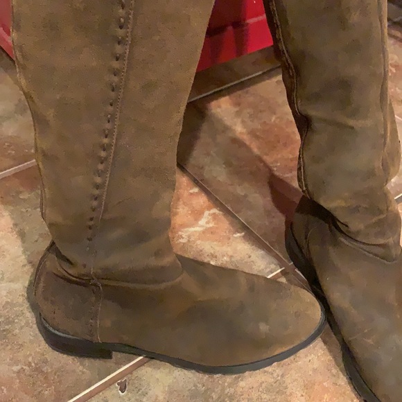 Adrianne Vittadini dark brown distressed suede boot - Picture 4 of 13